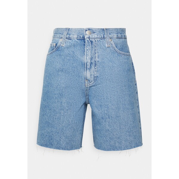Calvin Klein Jeans BERMUDA MOM Szorty jeansowe denim medium C1821S01Y-K11