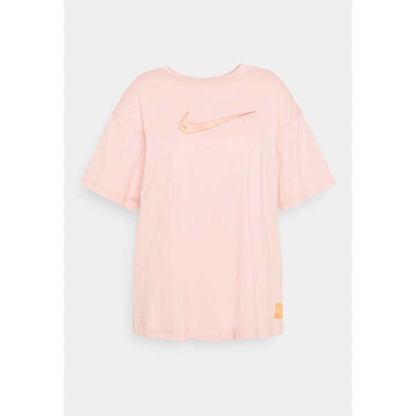 Nike Sportswear PLUS T-shirt z nadrukiem pink oxford/light curry/rose whisper NI121D0L6-J11