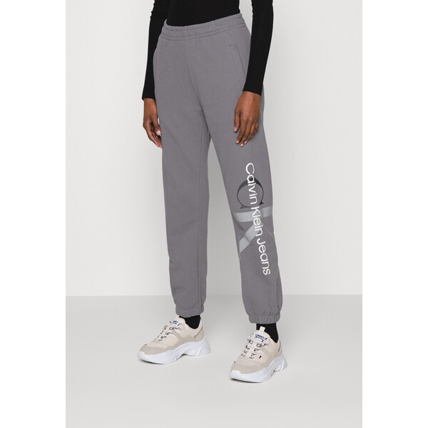 Calvin Klein Jeans Spodnie treningowe fossil grey C1821A04P-C11