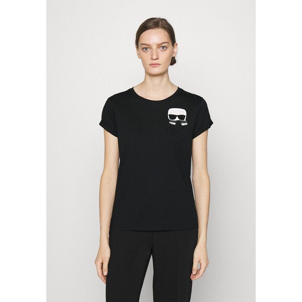 KARL LAGERFELD IKONIK POCKET TEE T-shirt z nadrukiem black K4821D069-Q11