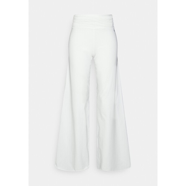 Deha YOGA WIDE LEG PANTS Spodnie materiałowe white 5DE41E057-A11
