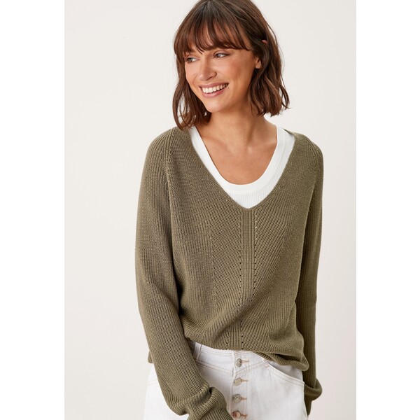 s.Oliver MIT AJOURDETAIL Sweter dusty olive SO221I1GY-M11