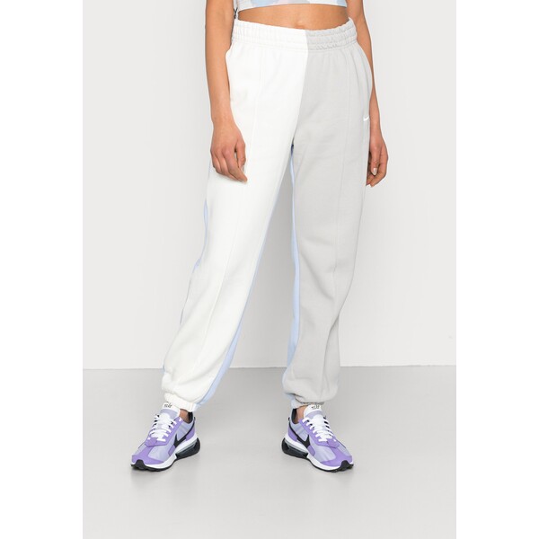 Nike Sportswear PANT TREND Spodnie treningowe sail NI121A0JB-T12