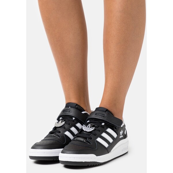 adidas Originals FORUM Sneakersy niskie core black/footwear white AD111A1SH-Q11