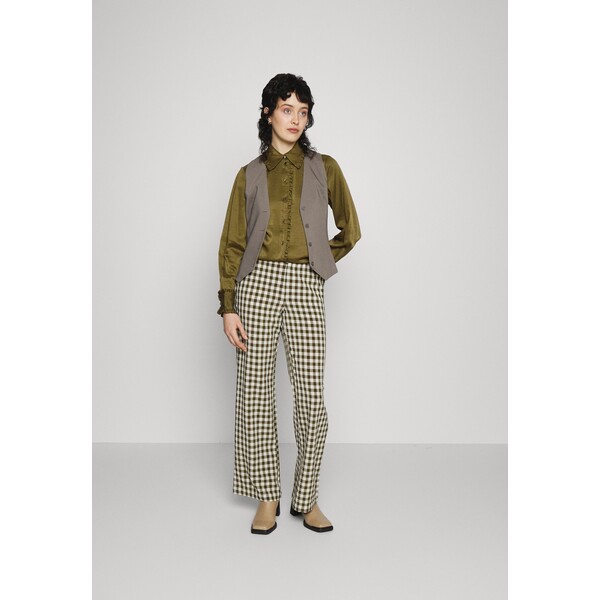 Selected Femme SLFLUCILLA Spodnie materiałowe dark olive SE521A0KB-N11