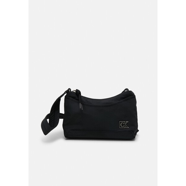 Calvin Klein Jeans FEMININE SHOULDER BAG Torba na ramię black C1851H0CG-Q11