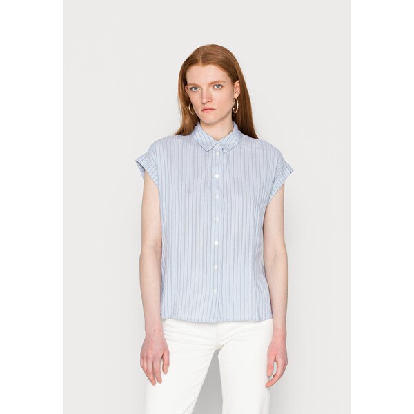 TOM TAILOR BLOUSE STRIPED STRUCTURE Bluzka faded blue thin stripes TO221E100-K11