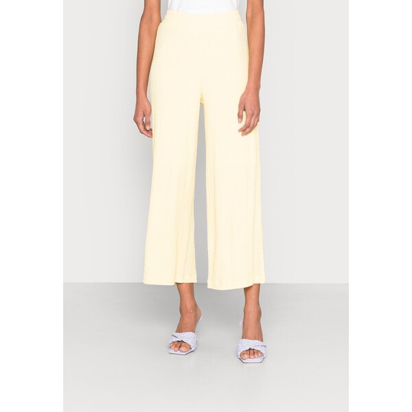 Selected Femme SLFTHEA CROPPED PANT Spodnie materiałowe lemon meringue SE521A0LK-E11