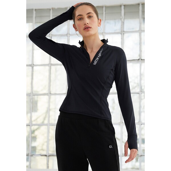 Calvin Klein Performance ¼ ZIP Koszulka sportowa black CKA41D023-Q11