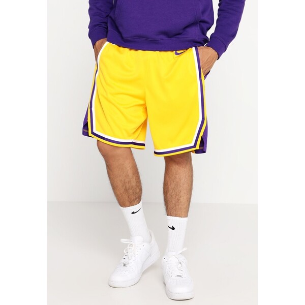 Nike Performance LA LAKERS NBA SWINGMAN SHORT Krótkie spodenki sportowe amarillo/field purple/white N1242E0TZ-E11