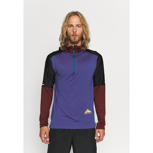 Nike Performance TRAIL HOODIE Bluzka z długim rękawem dark purple dust/bronze eclipse/black/university gold N1242G0OM-I11