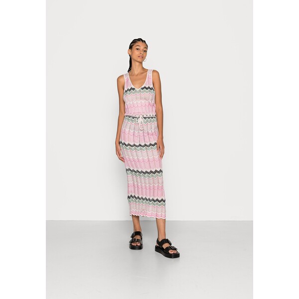 ONLY ONLANICA DRESS Sukienka dzianinowa celadon /sachet pink/black/seashell pink/silver glitter ON321C2QT-J11