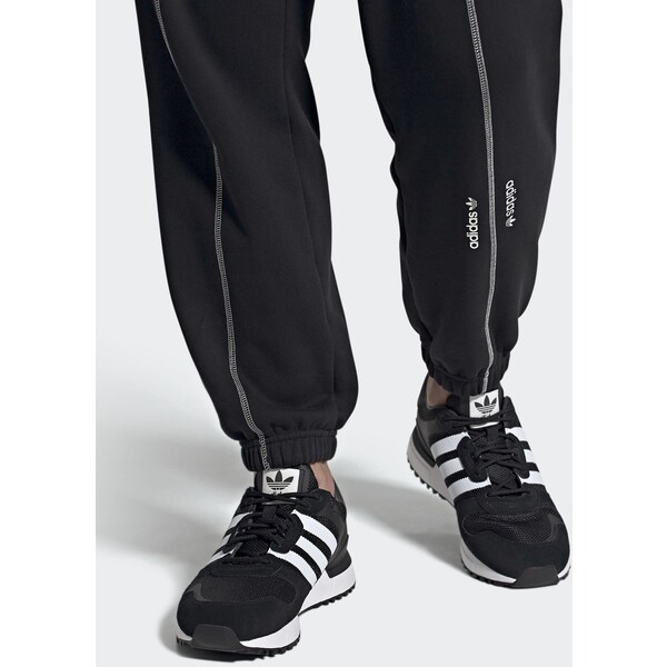 adidas Originals ZX 700 HD Sneakersy niskie black/white AD115O0RM-Q11