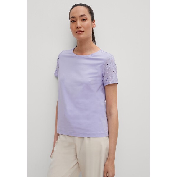 comma MIT DETAILS T-shirt z nadrukiem pale lilac CO121D0RN-I11