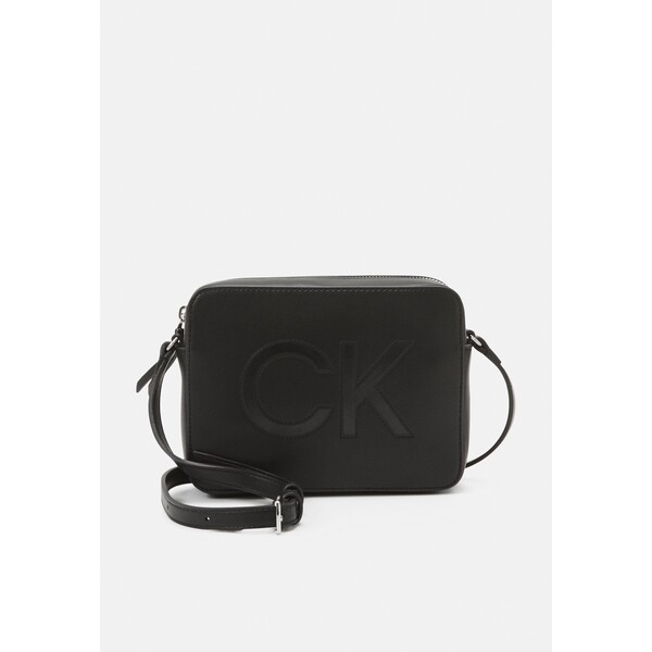 Calvin Klein SET CAMERA BAG Torba na ramię black 6CA51H0SA-Q11
