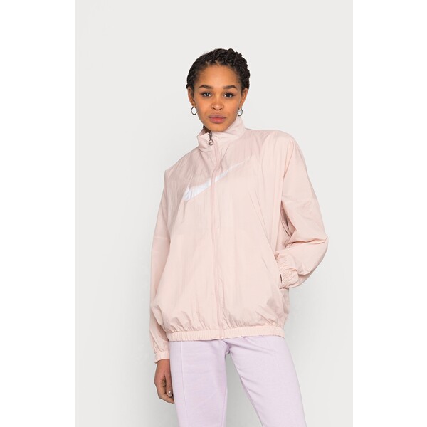 Nike Sportswear Kurtka wiosenna pink oxford, white NI121G075-J11