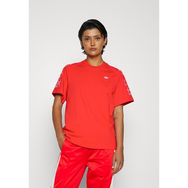 adidas Originals LOOSE TREFOIL MOMENTS T-shirt z nadrukiem vivid red AD121D0WR-G11