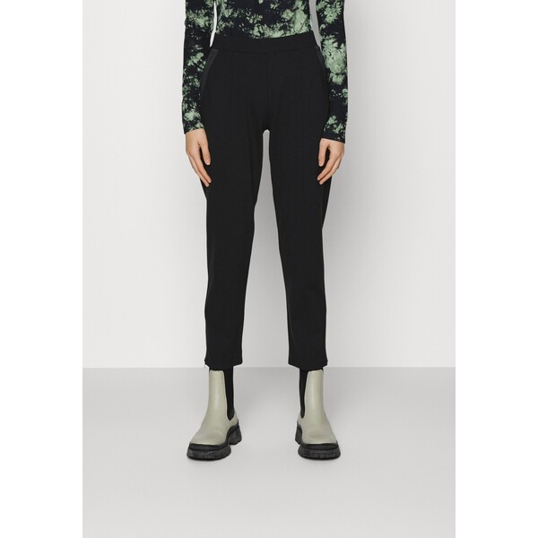 Calvin Klein RECYCLED MILANO CIGARETTE PANT Spodnie materiałowe black 6CA21A01X-Q11