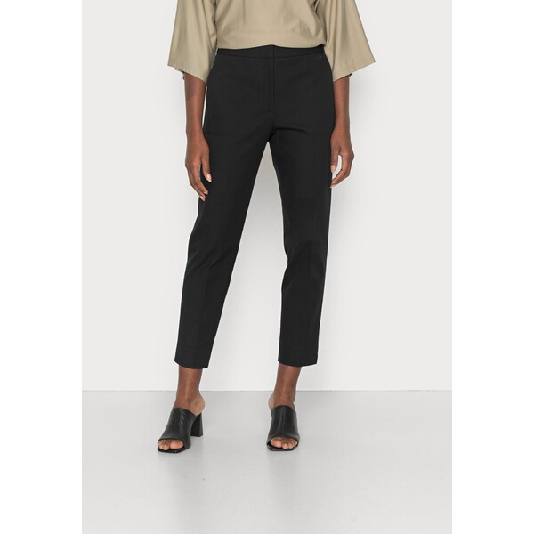 Calvin Klein PANT Spodnie materiałowe black 6CA21A026-Q11