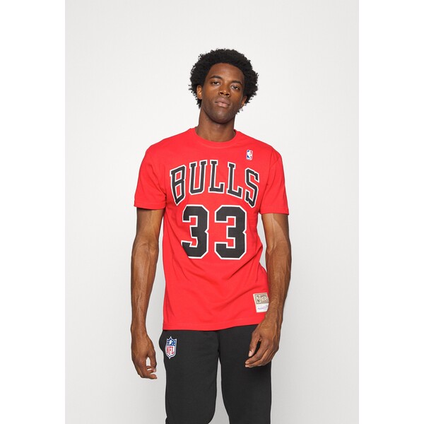 Mitchell & Ness NBA CHICAGO BULLS SCOTTIE PIPPEN NAME AND NUMBER TEE Artykuły klubowe red MN842D0JL-G11