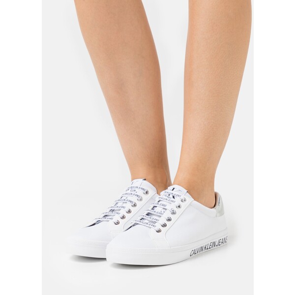 Calvin Klein Jeans PROFILE LACEUP Sneakersy niskie bright white C1811A04Q-A11