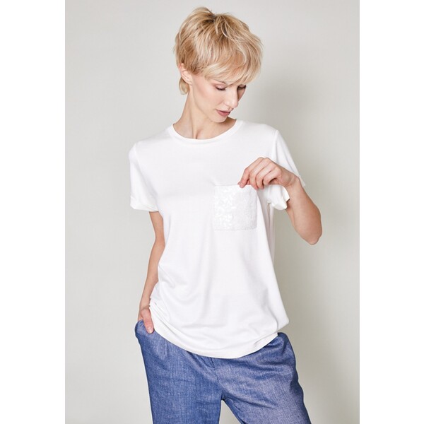 CLICK SIMA T-shirt z nadrukiem white CBH21D003-A11