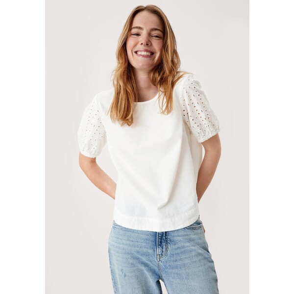 QS by s.Oliver MET BRODERIE ANGLAISE Bluzka off-white QS121E0OF-A11