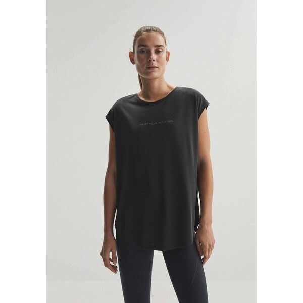 OYSHO TEXT T-shirt z nadrukiem black OY141D07E-Q11