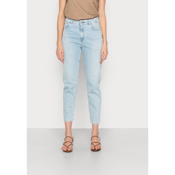 Replay KILEY PANTS Jeansy Relaxed Fit light blue RE321N0E7-K11
