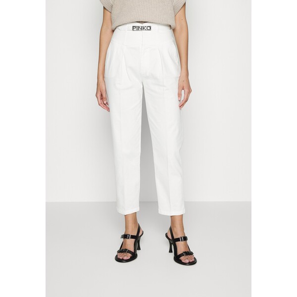 Pinko ARIEL TROUSERS Jeansy Relaxed Fit white P6921A06I-A11