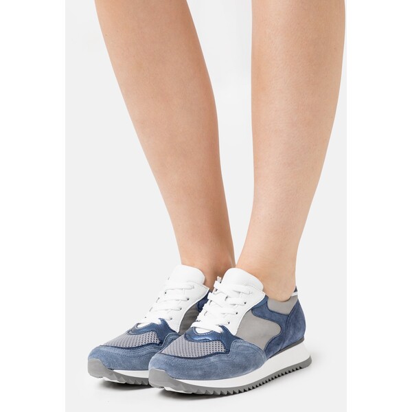 Gabor Comfort Sneakersy niskie jeans/grey/weiß GAJ11A03J-K11