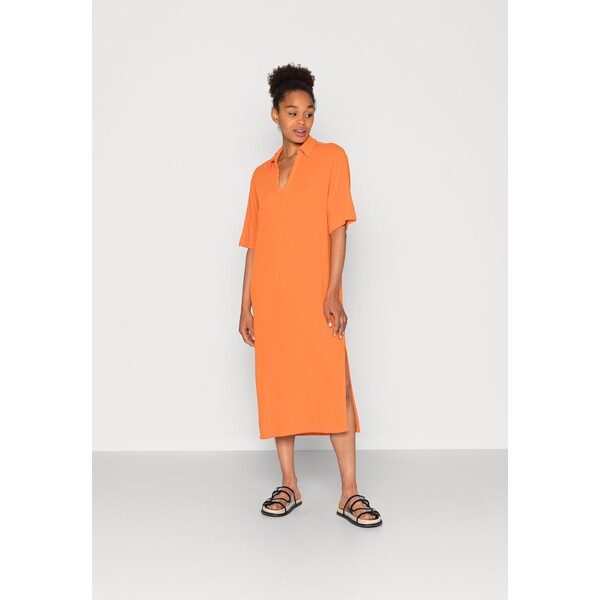 Monki Sukienka dzianinowa orange MOQ21C0D6-H11