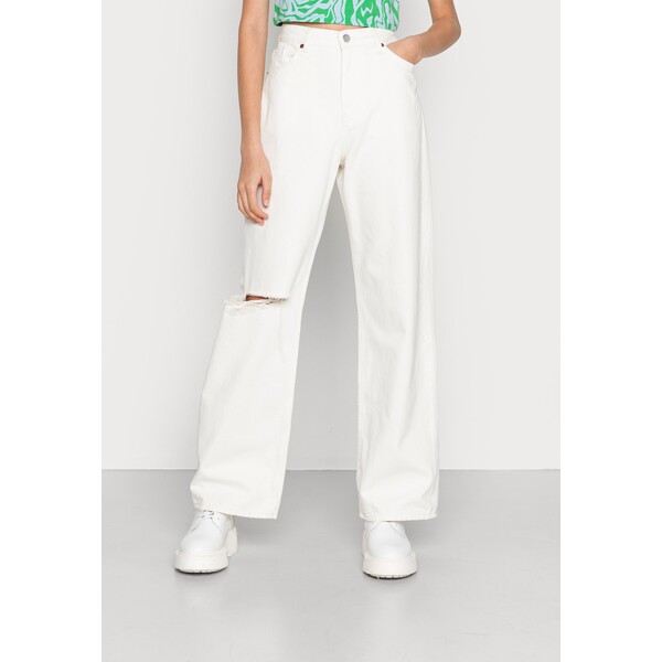 Monki THEA DISTRESSED Jeansy Relaxed Fit white light MOQ21N03Q-A11