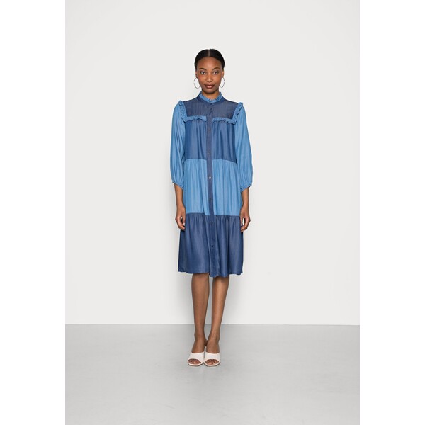 Culture MINDY DRESS Sukienka jeansowa light blue wash CU221C09M-K11