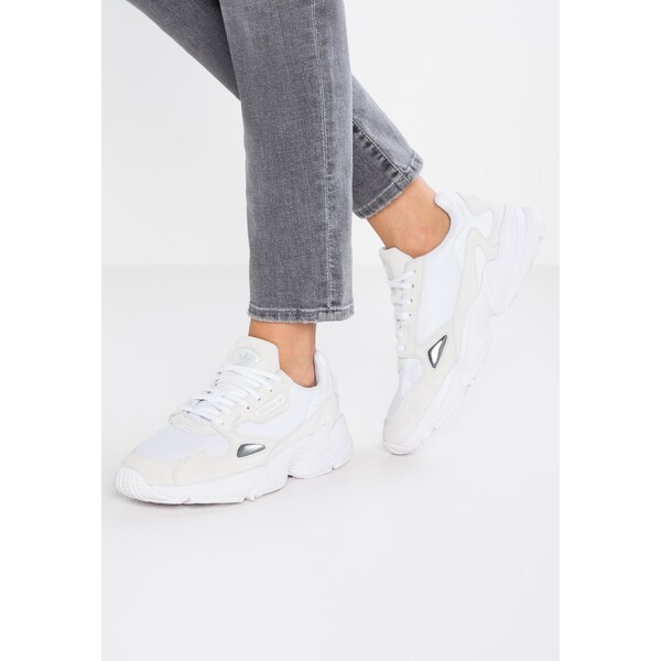 adidas Originals FALCON Sneakersy niskie footwear white/crystal white AD111A0MW-A11