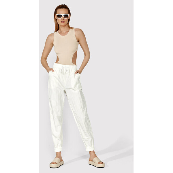 Simple Spodnie dresowe SPD012 Biały Relaxed Fit