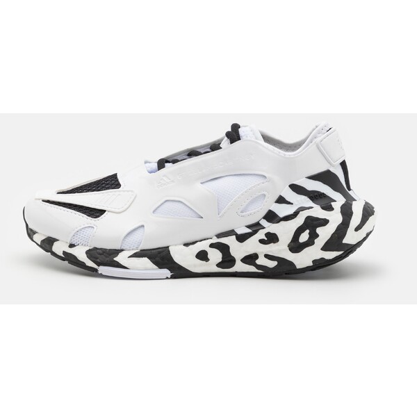 adidas by Stella McCartney ULTRABOOST GRAPHIC Obuwie do biegania treningowe footwear white/core black AD741A05U-A12