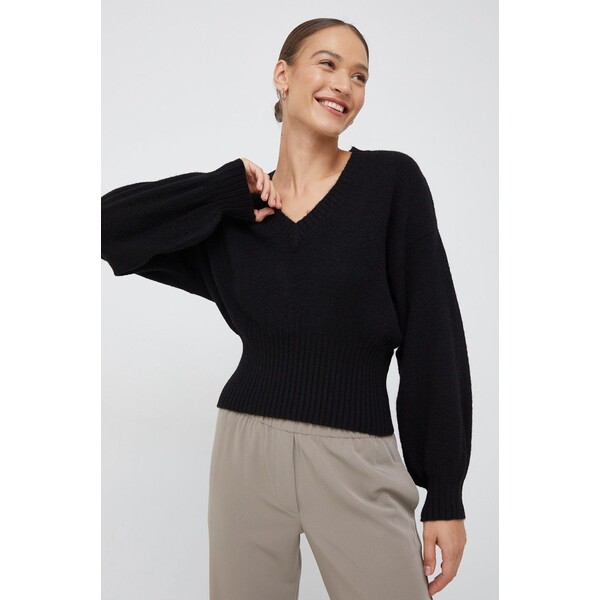 Sisley sweter z domieszką wełny 109RM400A.700