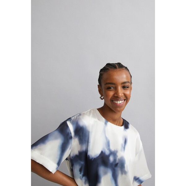H&M Satynowa bluzka oversize - 0998943020 Ciemnoniebieski/Biały wzór