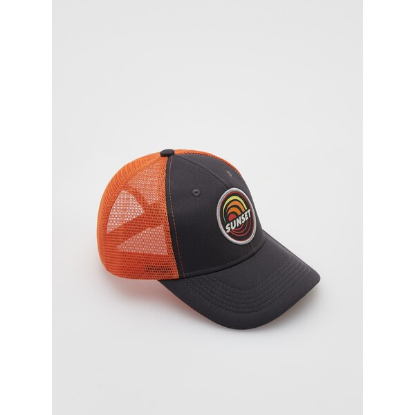 Reserved Czapka trucker z naszywką 0849L-22X