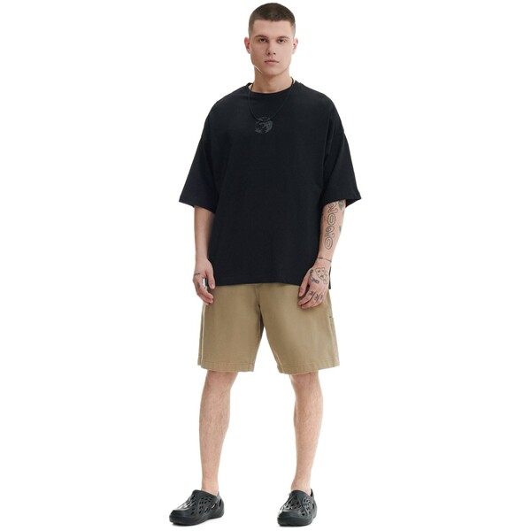 Cropp Czarna koszulka oversize z nadrukiem Wiedźmin 3721R-99X