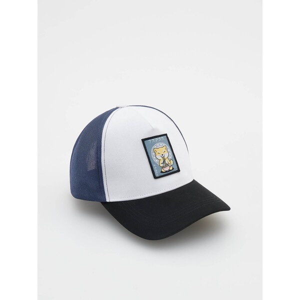 Reserved Czapka trucker z naszywką 8051O-95X