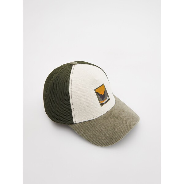 Reserved Czapka trucker z naszywką 8041O-78X