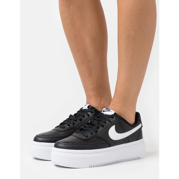 Nike Sportswear COURT VISION ALTA Sneakersy niskie black/white NI111A1BT-Q11