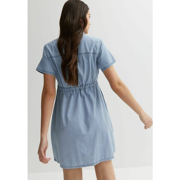 New Look Maternity TIE WAIST Sukienka jeansowa pale blue NL029F028-K11