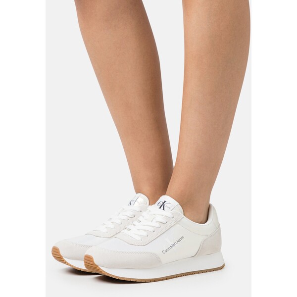 Calvin Klein Jeans RETRO RUNNER LOW NY PEARL Sneakersy niskie creamy white/eggshell C1811A0DD-A11