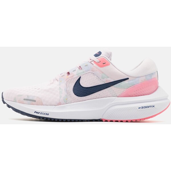 Nike Performance AIR ZOOM VOMERO 16 PRM Obuwie do biegania treningowe pearl pink/midnight navy/white/coral chalk N1241A17H-J11