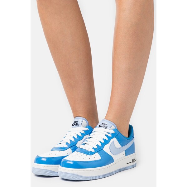 Nike Sportswear WMNS NIKE AIR FORCE 1 07 DP Sneakersy niskie cobalt bliss/light photo blue/summit white/black NI111A19D-C11