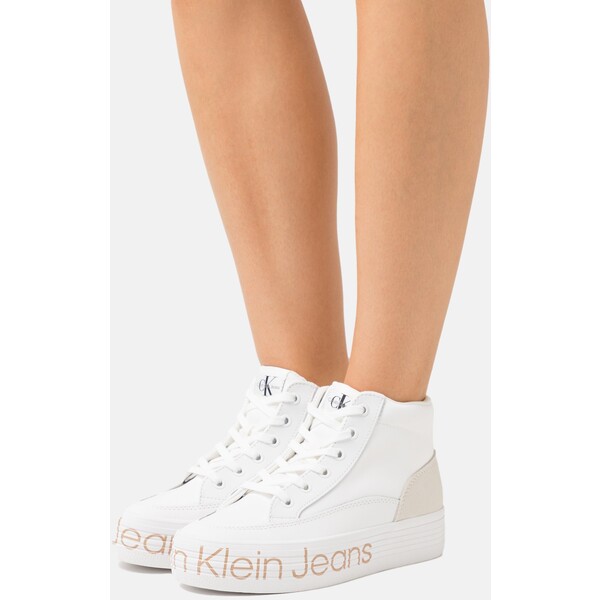 Calvin Klein Jeans MID WRAP AROUND LOGO Sneakersy wysokie white C1811A0B4-A11