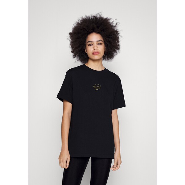 Nike Sportswear TEE SISTERHOOD T-shirt z nadrukiem black NI121D0S1-Q11